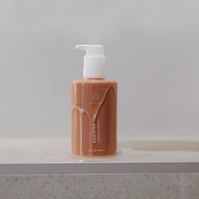 Load image into Gallery viewer, Skin Formulas Orange &amp; Neroli Shower Oil 250ml
